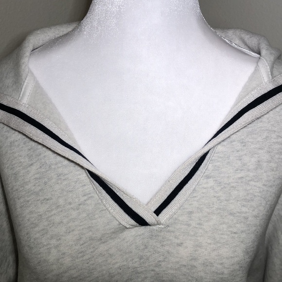 Abercrombie & Fitch Soft V-neck Sweater - Picture 3 of 10